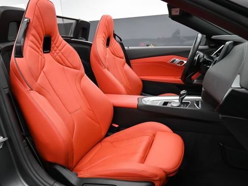 Used 2024 BMW Z4 M40i w/ Premium Package image 23