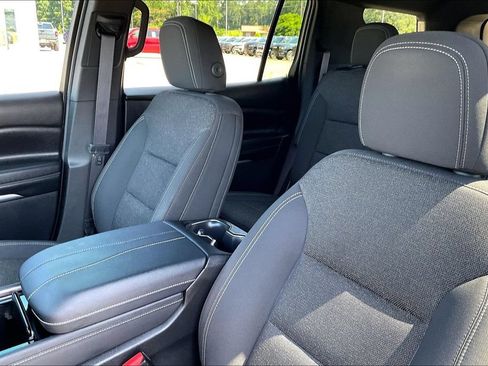 Used 2024 Chevrolet Traverse LT FWD image 22
