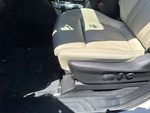Used 2023 Subaru Ascent Limited AWD/4WD image 30