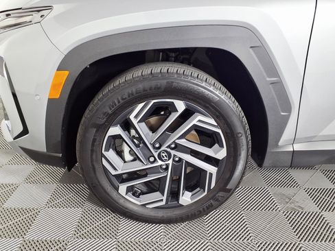Used 2025 Hyundai Tucson Limited AWD/4WD image 7