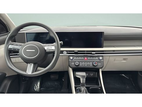 Used 2025 Hyundai Tucson SE AWD/4WD image 9