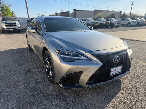 Used 2023 Lexus LS 500 F Sport w/ Accessory Package (Z2) AWD/4WD image 9