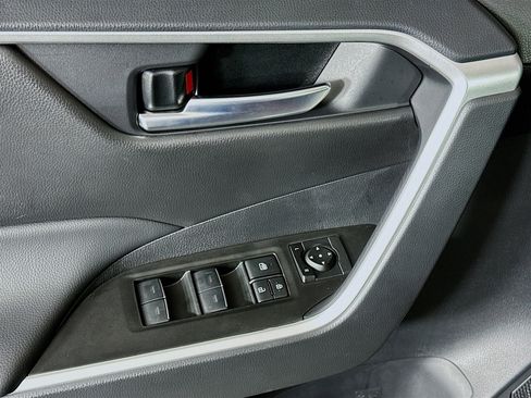 Used 2025 Toyota RAV4 XLE w/ Convenience Package FWD image 15