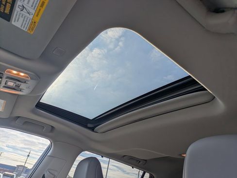 Used 2020 Toyota Highlander Limited image 22