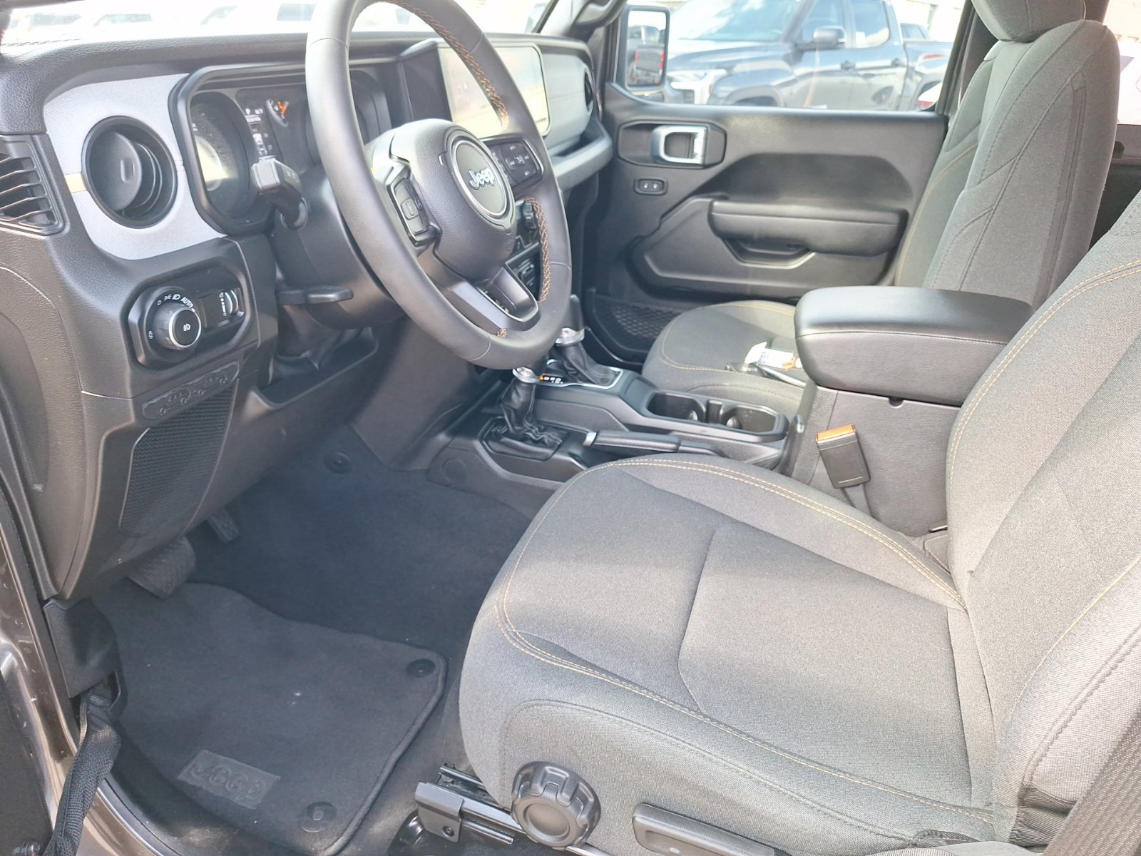 Used 2025 Jeep Wrangler Sport AWD/4WD image 15