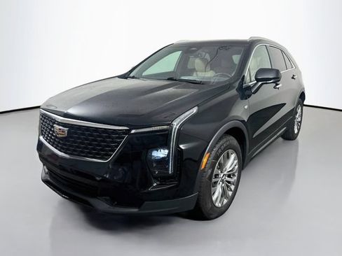 Used 2025 Cadillac XT4 Premium Luxury FWD image 5