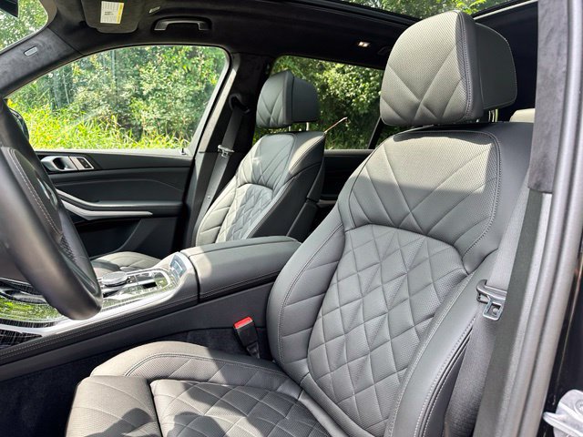 Used 2025 BMW X7 xDrive40i w/ M Sport Package AWD/4WD image 13