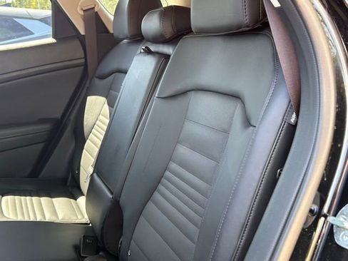 Used 2025 Kia Sportage SX image 41