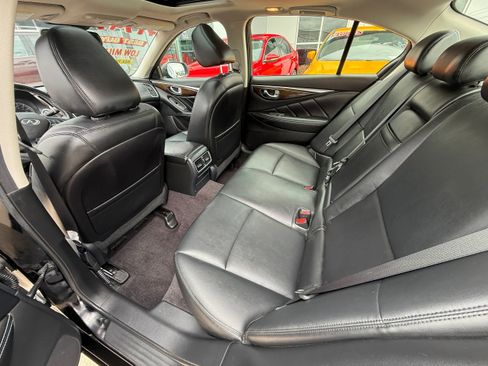 Used 2018 INFINITI Q50 Luxe w/ Essential Package (3.0T Luxe) image 5