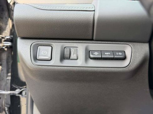Used 2022 GMC Acadia Denali w/ Denali Technology Package AWD/4WD image 24
