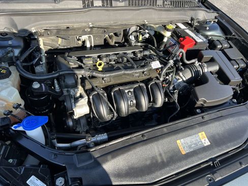 Used 2015 Ford Fusion SE image 26