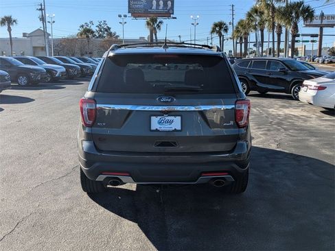 Used 2018 Ford Explorer XLT w/ Equipment Group 202A image 7