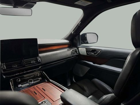 Certified 2023 Lincoln Navigator Reserve image 23