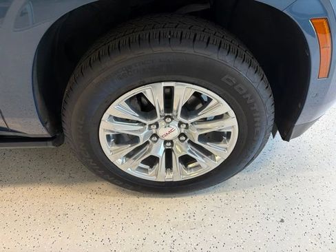 Used 2026 GMC Yukon Denali w/ Sun & Power Step Package AWD/4WD image 15
