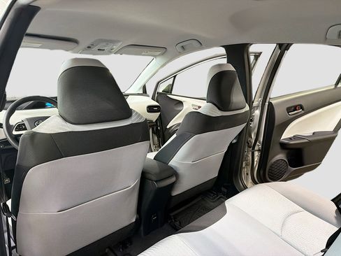 Used 2016 Toyota Prius Two image 6