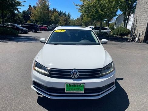 Used 2017 Volkswagen Jetta SE FWD image 3