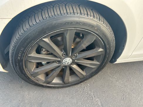 Used 2014 Volkswagen Golf TDI image 13