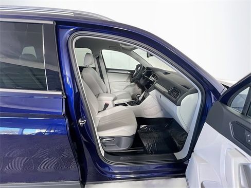 Used 2022 Volkswagen Tiguan SE image 29