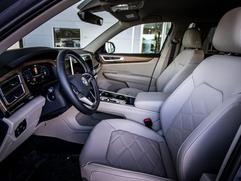 New 2026 Volkswagen Atlas SE image 28