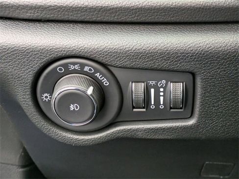 New 2026 Chrysler Pacifica Select image 14