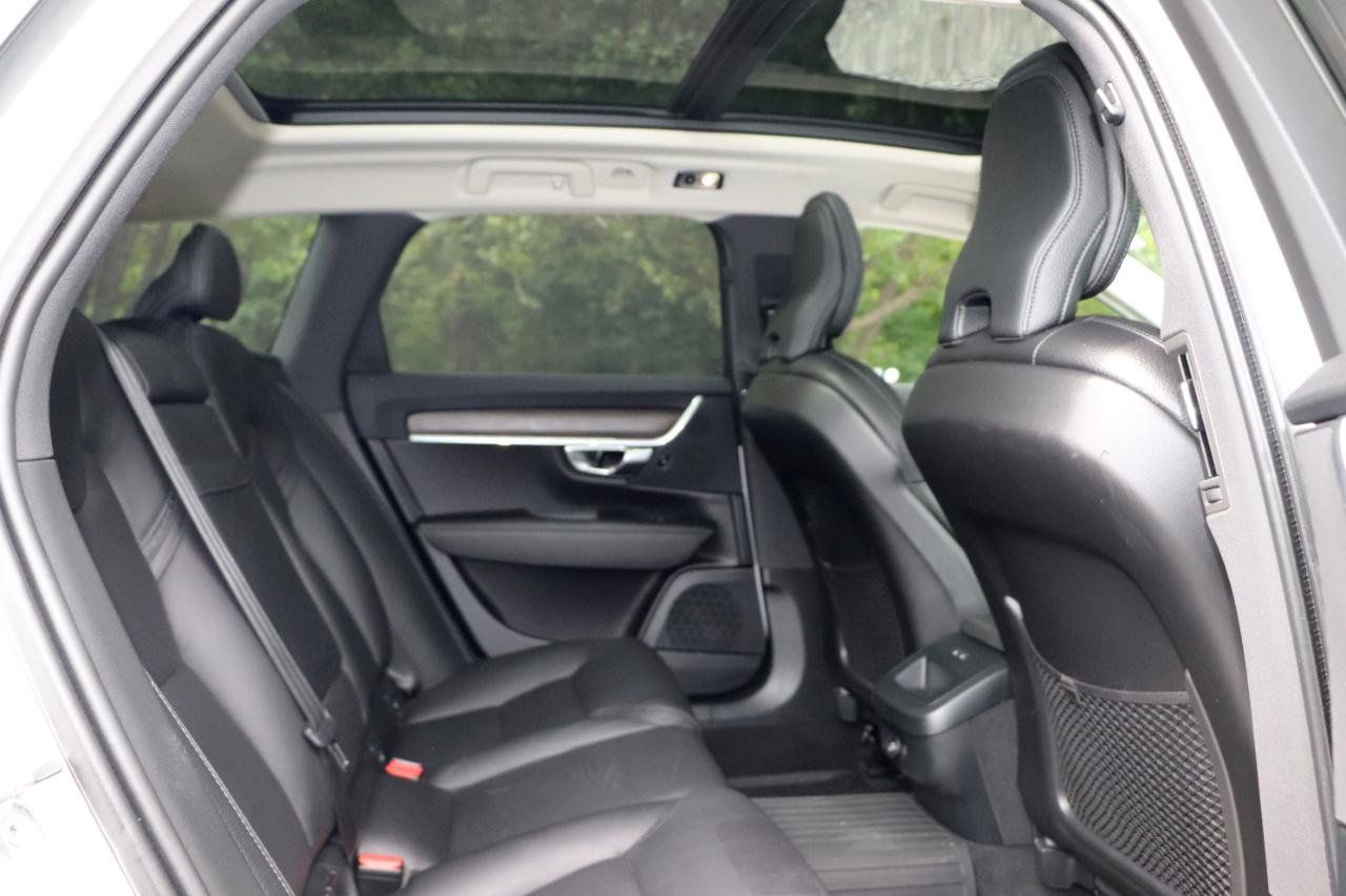 Used 2020 Volvo V90 T6 Cross Country AWD/4WD image 30