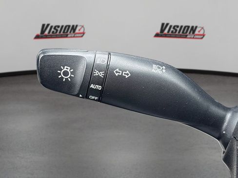 Used 2020 Hyundai Venue SEL w/ Convenience + Premium Package image 22