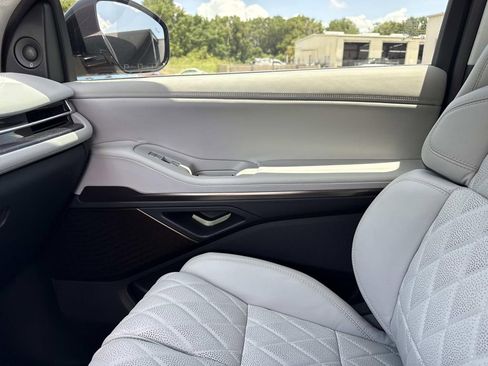 New 2026 Lincoln Navigator L Black Label AWD/4WD image 21