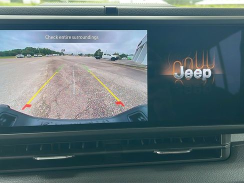 New 2025 Jeep Gladiator Sport image 25