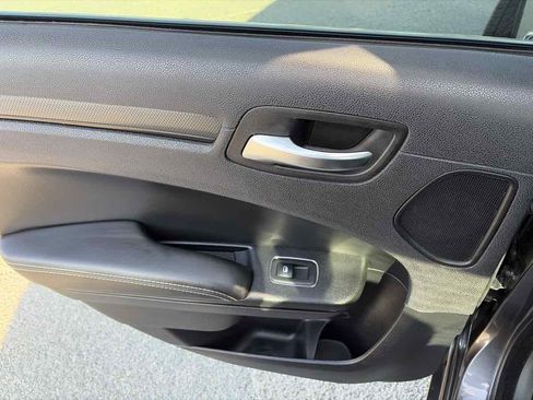 Used 2014 Chrysler 300 S RWD image 12
