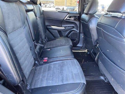 Used 2024 Mitsubishi Outlander SE FWD image 13