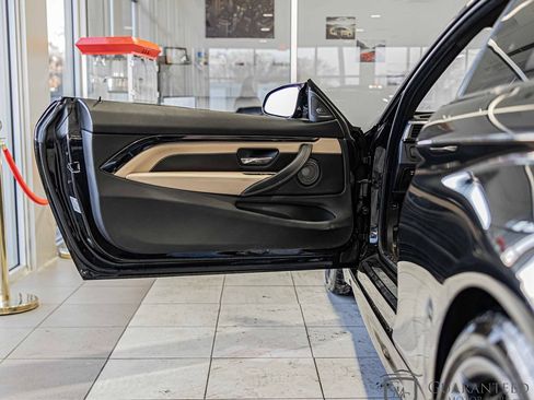 Used 2018 BMW M4 Coupe w/ Executive Package RWD image 36