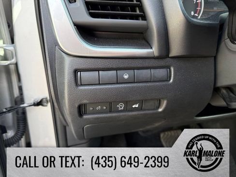 Used 2025 Nissan Rogue SV FWD image 16