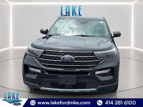 Certified 2022 Ford Explorer XLT w/ Equipment Group 202A AWD/4WD image 2