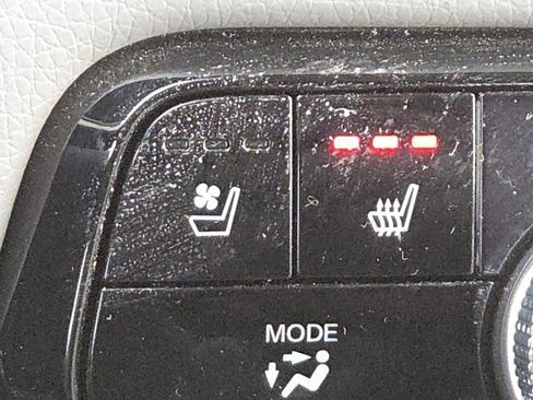 Used 2025 Honda Pilot Elite image 8