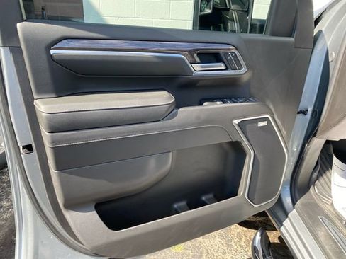 Used 2025 Chevrolet Silverado 3500 LTZ w/ LTZ Plus Package AWD/4WD image 11