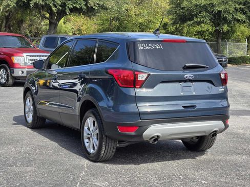 Used 2019 Ford Escape SE FWD image 5