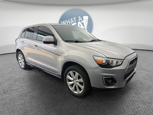Used 2015 Mitsubishi Outlander Sport ES image 1