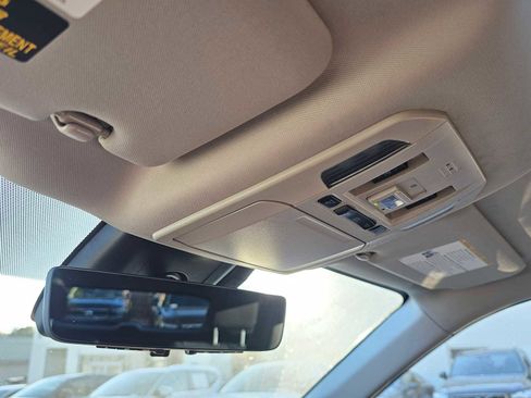 Used 2021 Toyota Highlander Platinum image 31