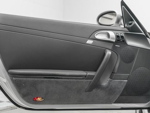 Used 2005 Porsche 911 Carrera RWD image 40