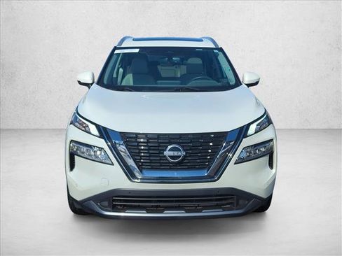 Used 2023 Nissan Rogue SL w/ SL Premium Package image 2