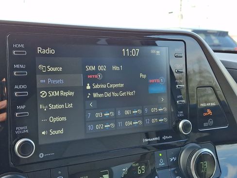 Used 2022 Toyota Highlander LE image 21