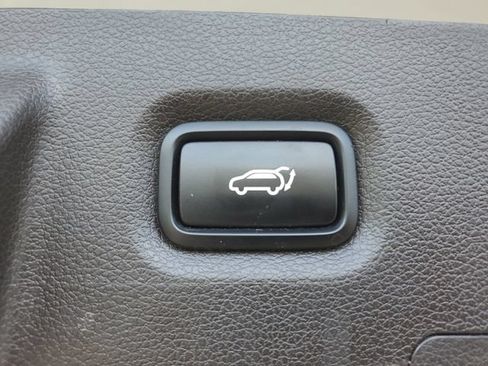 Used 2019 Hyundai Santa Fe Limited FWD image 10