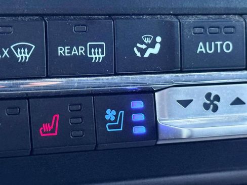 Used 2024 Ford F250 Lariat AWD/4WD image 25