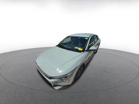 Used 2025 Kia K4 LXS image 4