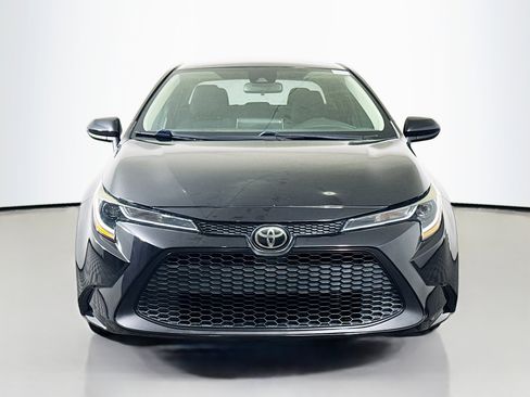 Used 2021 Toyota Corolla LE image 2