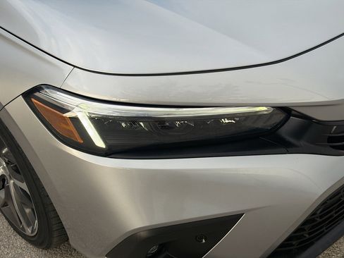 Used 2023 Honda Civic Touring image 34