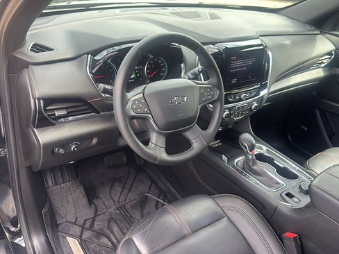 Used 2023 Chevrolet Traverse RS w/ LPO, Floor Liner Package AWD/4WD image 10