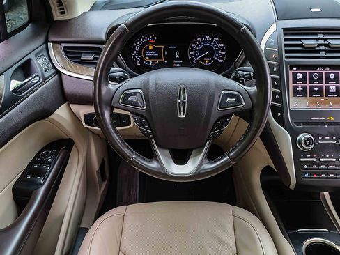 Used 2019 Lincoln MKC Reserve w/ MKC Climate Package AWD/4WD image 15