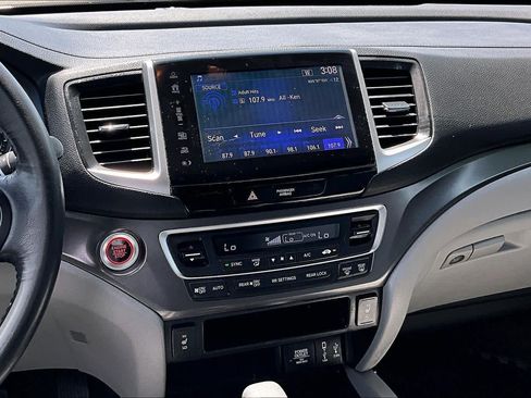 Used 2017 Honda Pilot EX-L image 7