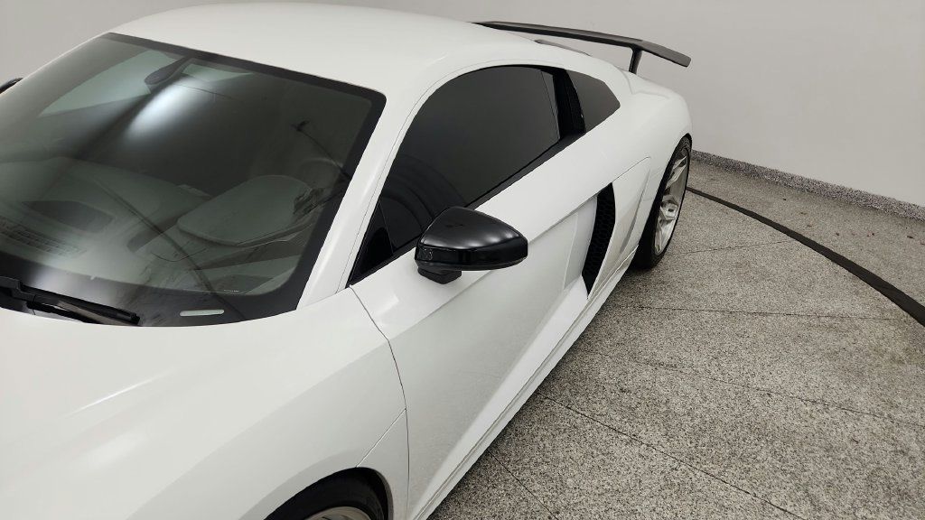 Used 2018 Audi R8 V10 RWD image 11